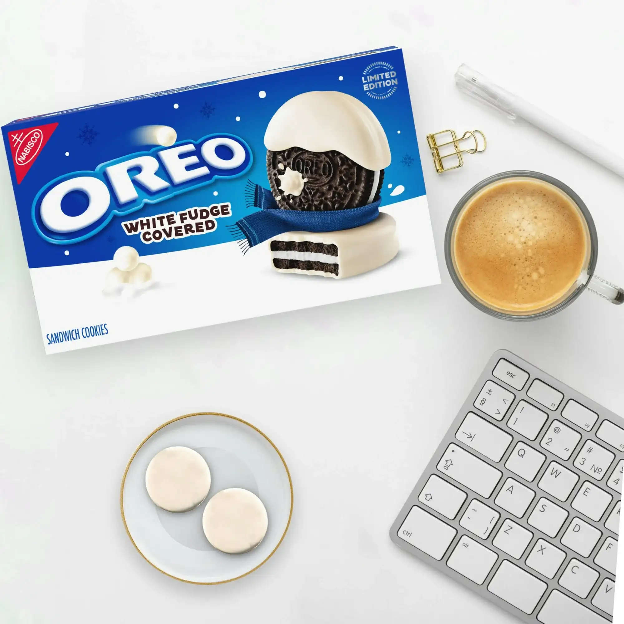 OREO White Fudge Covered Chocolate Sandwich Cookies - Görsel 2